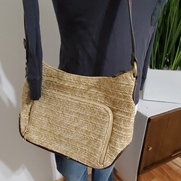 NWOT Soft straw tan and Brown shoulder bag - Picture 7 of 7